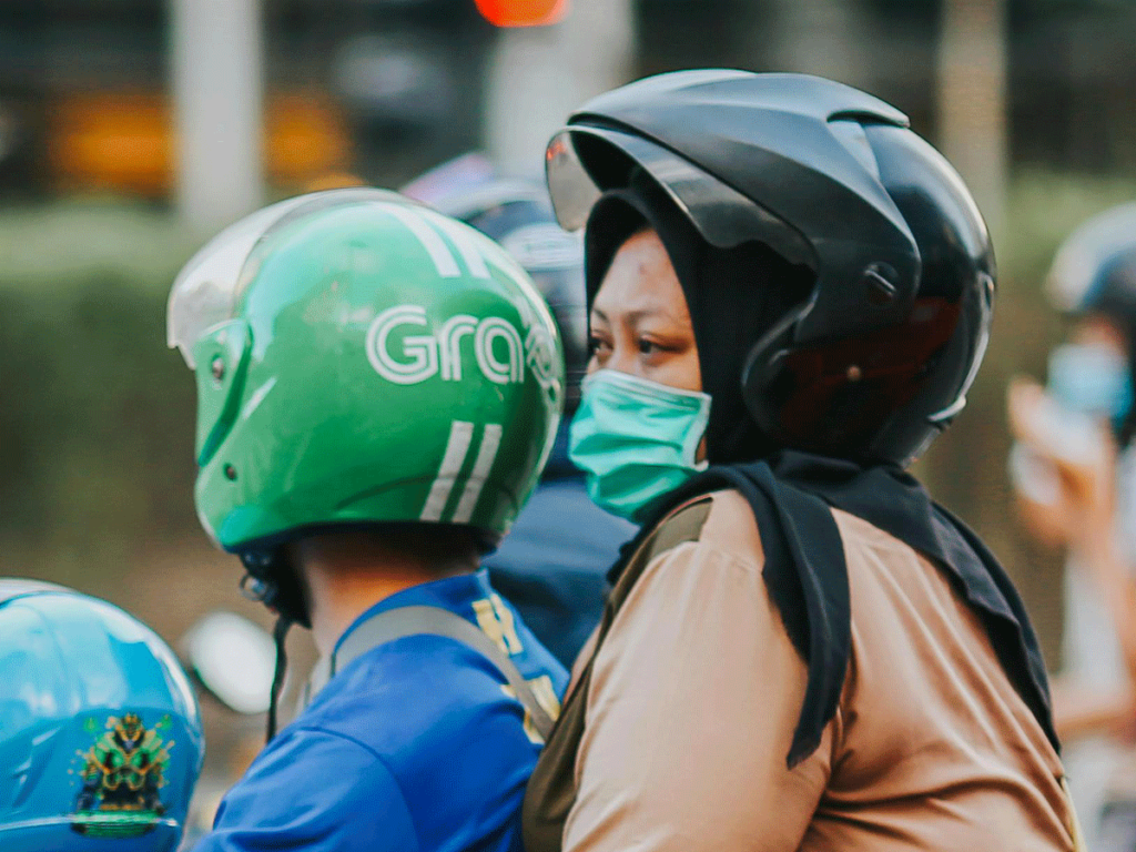 How to use grab bike – wearing face mask on a Grab Bike Ride